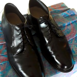Pair Men's Black Oxford Work/Dress Shoes